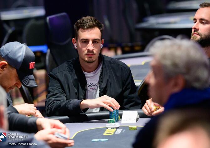 WSOP Main Event: "Sako" na cestu od Mizrachiho