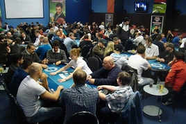 FOKS €500K GTD: V Card Casinu znají první kvalifikanty