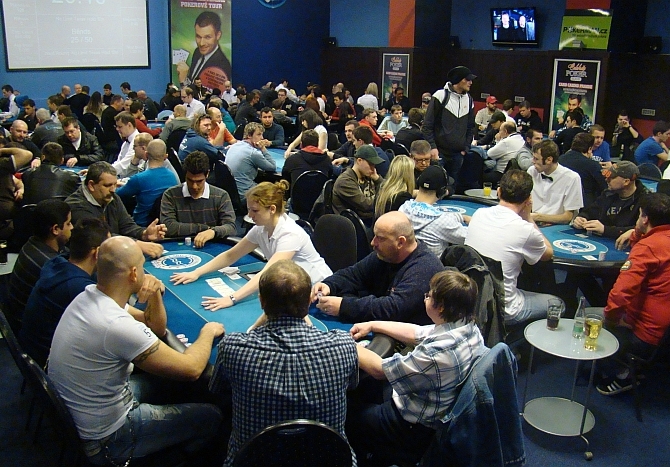 FOKS €500K GTD: V Card Casinu znají první kvalifikanty