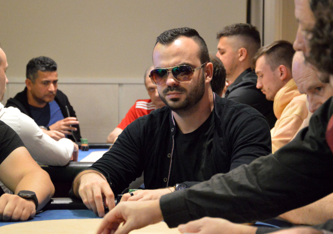 King&#039;s Prague Poker Cup den 1A: Na chipleadu Hruška s Bogášem