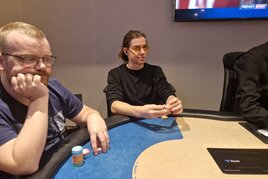 WSOPC: Ráma Préma skoro milionář po dni 1B Mini Main Eventu