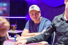 Rebuy Stars Gigafest: Čtvrtek přinesl sedm postupujících a na chiplead se dostal Chris Barlow