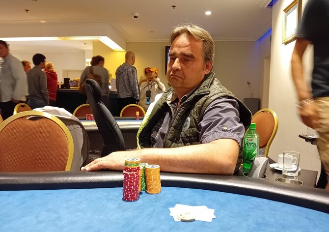 King&#039;s: V pátek v Hendon Mobu €300K GTD postoupilo jedenáct českých hráčů v čele s Romanem Chocholou