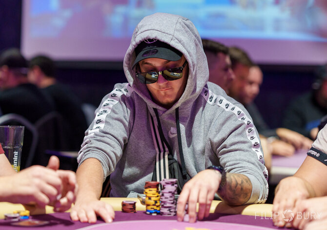 Rebuy Stars Kladno: Půlmilionová zabijačka skončila dealem v pěti a titul si připsal Martin Urban