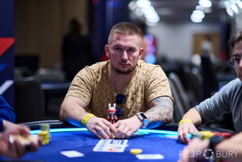 King&#039;s: Michal Čorňák vede finálovou osmičku Big Wrap 1K PLO Mystery Bounty