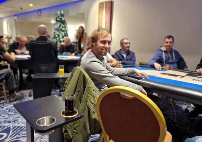 Hilton: Studnička s Bogášem v ITM úterního High Rolleru