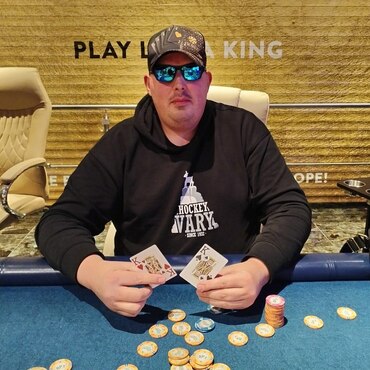 King's: Po dvou flightech Captain Jack Sparrow €150K GTD postoupil zatím jen KV Král