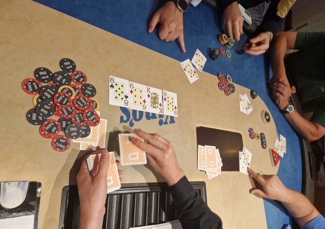 Hilton: Úvodní flight České Pokerové Tour měl albánského chipleadera
