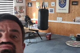 Pavel Novotný vs Aleš Bejr: Pomůžou v boxerském ringu zkušenosti z pokeru?