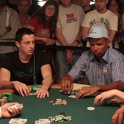 Tom Dwan a Phil Ivey se zapsali do největšího asijského turnaje historie