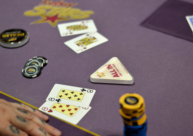 Rebuy Stars Kladno: Půlmilionový event Summer Chill Jackpot Night zakončen 5-way dealem