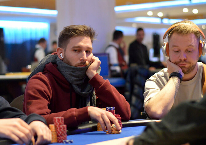 ČPT duben (Hilton) €50K GTD: Overlay na dohled! Chiplead po 1B přebírá Petrakis!