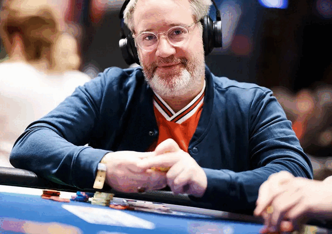 EPT €50K Super High Roller: Sam Grafton mezi postupujícími, Kabrhel eliminován