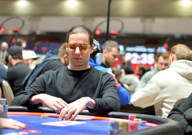 WSOPC: Ráma Préma třetí ve výrazně přebraném 6-maxu!