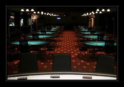 Showdown Poker Arena: trpaslík porazil obra