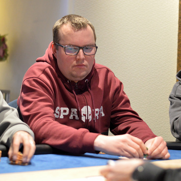 Hilton | Šest různých vlajek na FT čtvrtečního Mysterka