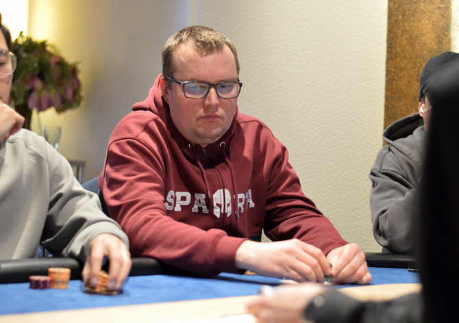 Hilton | Šest různých vlajek na FT čtvrtečního Mysterka