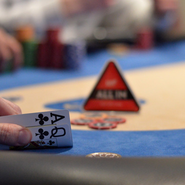 Hilton 1MCS €40K GTD: Ve čtvrtek postoupilo pět českých hráčů, chipleader byl však z Francie