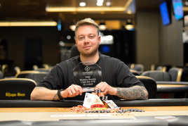 Showdown: Nekonečný heads-up! Mystery Bounty ovládl Kirill Panyuhsin