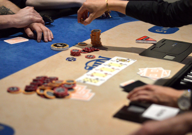 ŽIVĚ: ČPT červenec (Hilton) €40K GTD - den 1B
