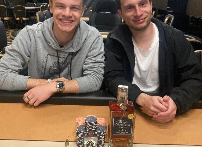 Showdown: Speciální Bomb Pot Omahu dealnuli, Vojtěch Kolář a Lukáš Vejmelka