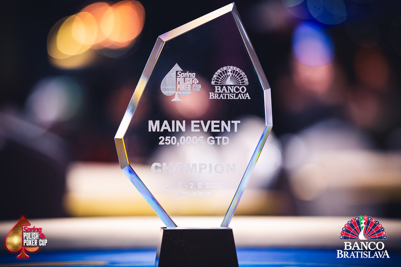 banco-bratislava-spring-polish-poker-cup-trophy--2