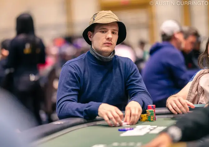 WSOP Main Event: Sklenička, Hrabec a Pažma zvládli den 2ABC