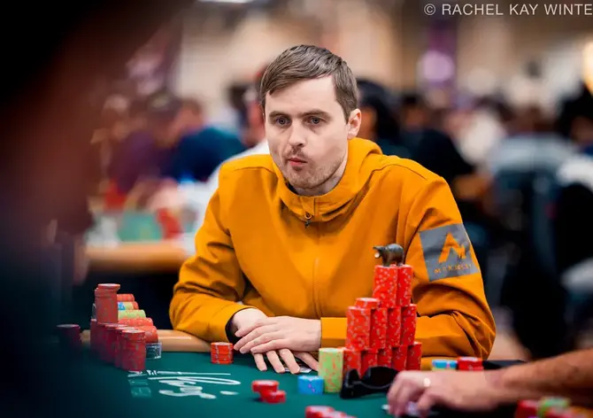WSOP Las Vegas 2025: A zase ten Kabrhel... Martin je v poslední pětce Mini Main Eventu