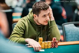 WSOP Las Vegas 2025: Roman Hrabec postoupil v $2.500 Freezeoutu, Shaun Deep jde do čela POY