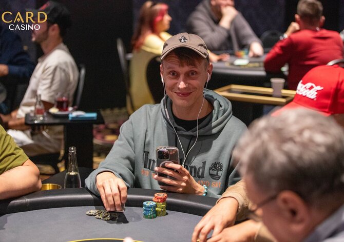 Card Royal €250K GTD: Finálový chiplead drží Andrej Desset, Šprachta třetí!