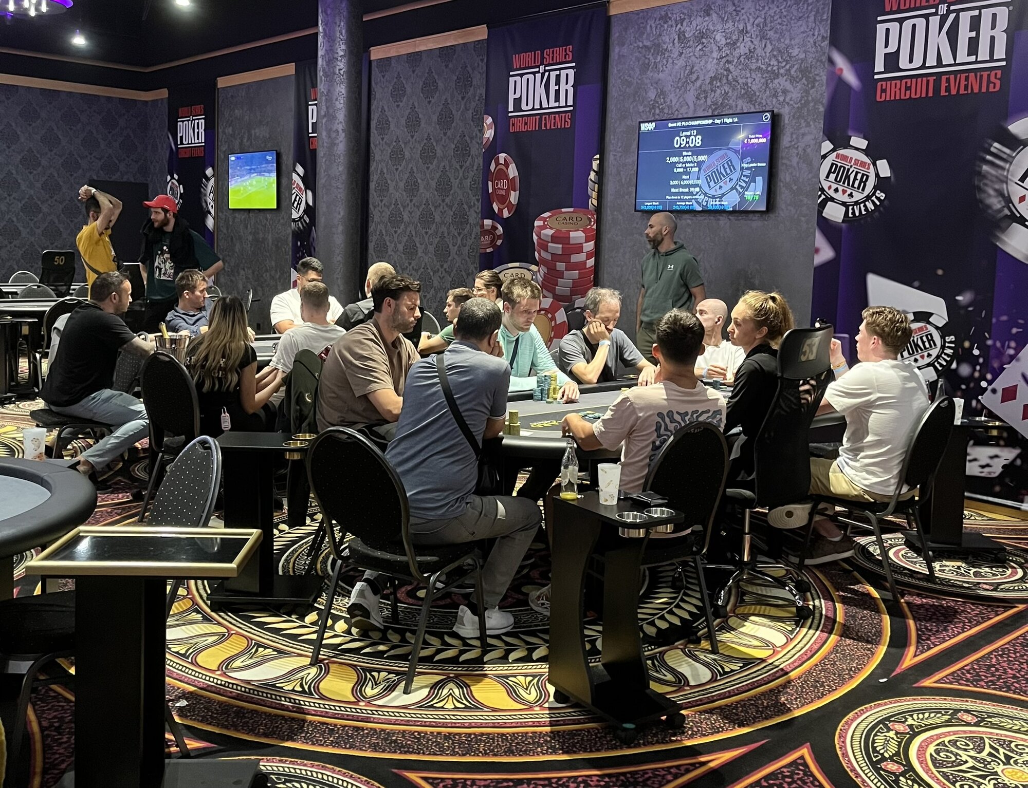 PLO_1M_1A_2tables_card_blava PLO_1M_1A_2tables_card_blava