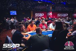 Banco SSOP 2025: Boj o Mistra Slovenska v pokeru začal úvodním dnem 1A