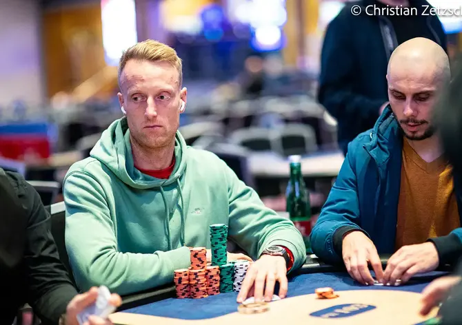 WSOPE: Vlasta Pustina chipleaduje finálový den Mini Main Eventu