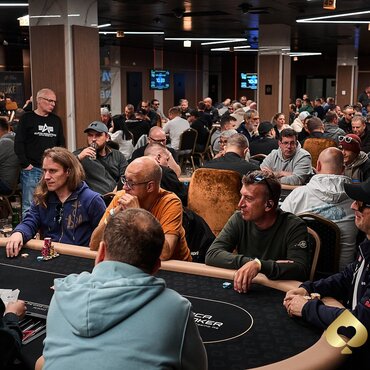 GC Aš - BHD: Vysoce přebraný High Roller a druhý flight Main Eventu