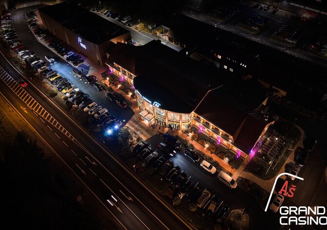 GCA Masters €100K GTD: Garance v ohrožení, Zeman chipleaderem i po dni 1B