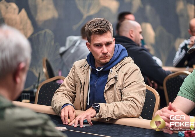 Aš: Greiza chipleaderem GRND Mystery Bounty po dni 1A