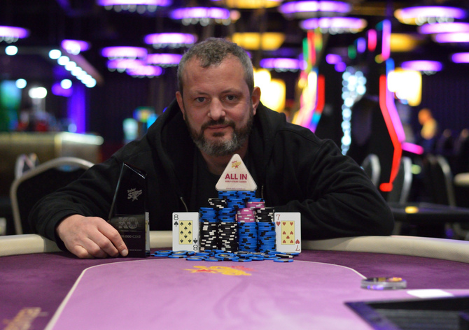 PKO na Kladně ovládl November Niner James Akenhead!