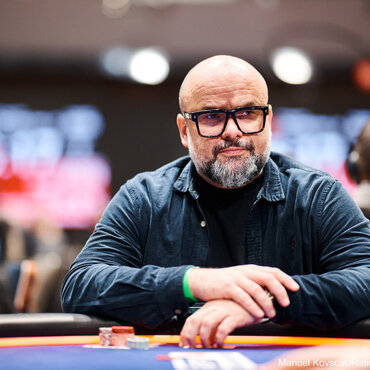 King's KM EPC: V pátečních třech flightech Super Main Eventu €5M GTD uspělo celkem 17 CZ hráčů