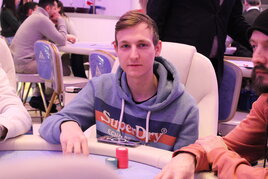 King's CPM: David Říha chipleaderem finále Main Eventu, Petr Vyhnal v dealu Highrolleru
