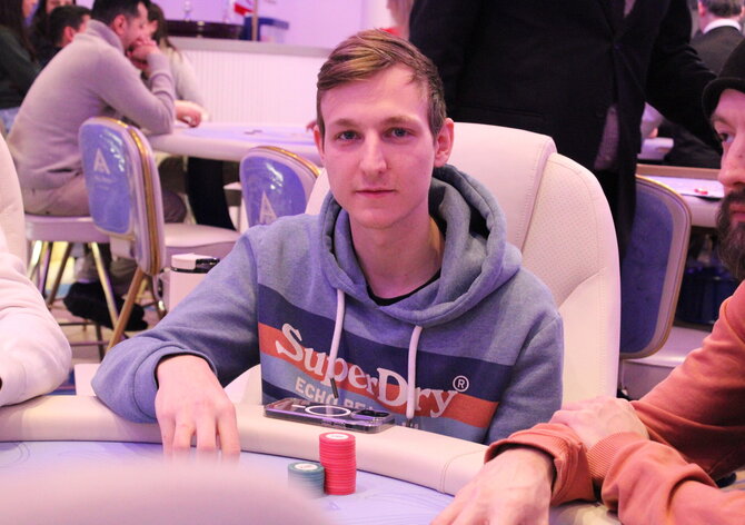 King's CPM: David Říha chipleaderem finále Main Eventu, Petr Vyhnal v dealu Highrolleru