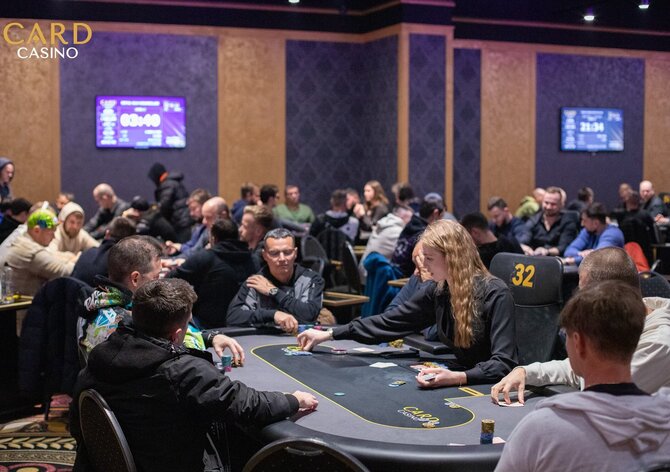 Card SK: Druhý český postup v Royal Main Eventu, mezinárodní deal v High Rolleru