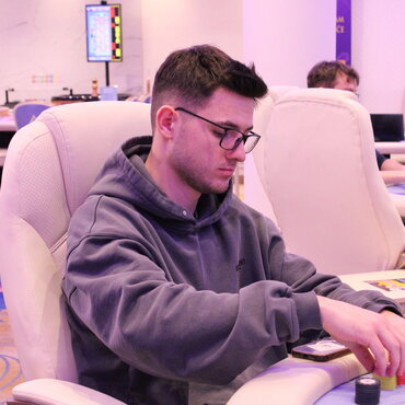 Hilton 1Million Crown Series: Chipleader bonus v prvním flightu získal Lukáš Radoušek