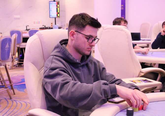 Hilton 1Million Crown Series: Chipleader bonus v prvním flightu získal Lukáš Radoušek