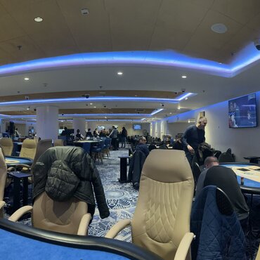 ŽIVĚ: ČPT červen (Hilton) 1M GTD - day 1B