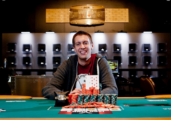 WSOP event #02: Náramek pro bývalého učitele