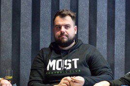King's EPF: Z druhého flightu EPF Mystery Bounty €100K GTD postoupil na shortstacku Milan Manojlovič