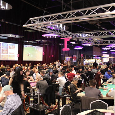 Rebuy Stars Kladno: Summer Chill Grilovačka skončila dealem osmi hráčů, titul pro "Šejka"