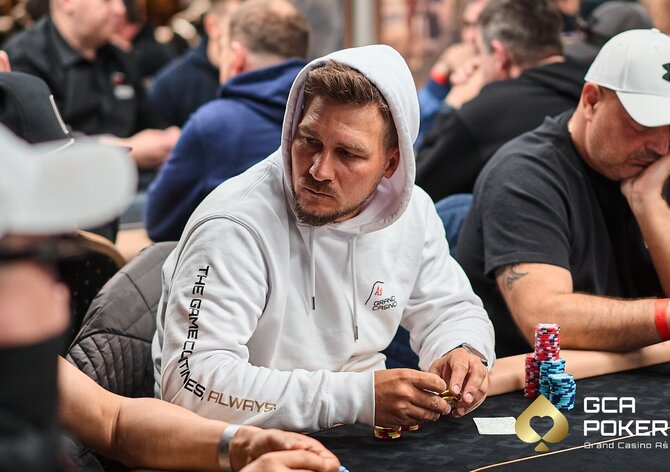 GC Aš - BHD €150K GTD: Greiza velkým chipleaderem po dni 1A!