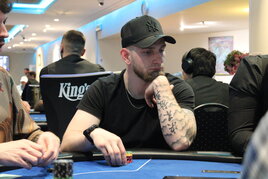ČPT květen (Hilton) 1M GTD - den 1B - 11 postupů s Adamem Poulíčkem v čele