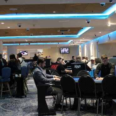 ŽIVĚ: Hilton - King of King's Prague High Roller XVI - €50K GTD 